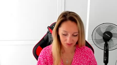 Milena online show from June 22, 2026, 6:43 am