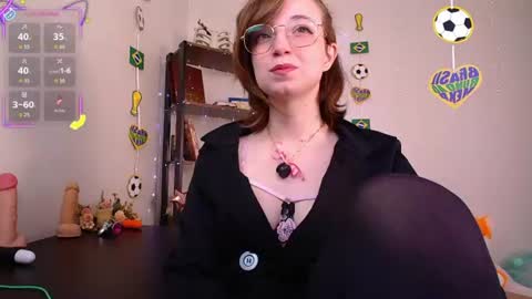 Snapshot of elise_nyx chatting on June 18, 2026, 1:48 pm elise_nyx online show from June 18, 2026, 1:48 pm