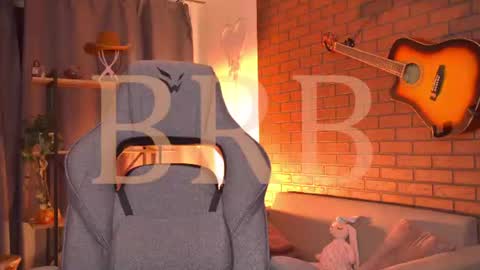 elliecutes online show from July 6, 2026, 5:37 am