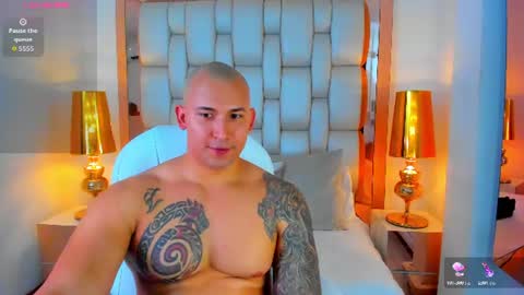 Snapshot of elliott_veelez chatting on July 11, 2026, 9:27 pm E L L I O T V E L E Z online show from July 11, 2026, 9:27 pm
