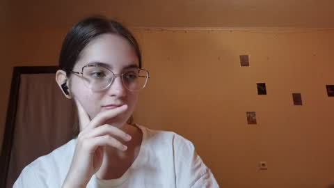Kate online show from July 13, 2026, 1:25 pm