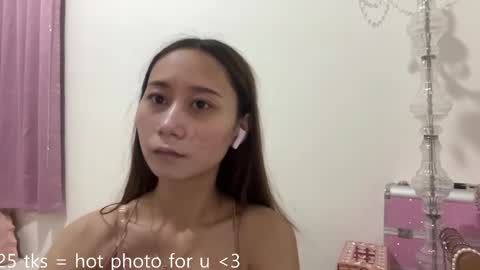 Snapshot of eloisprovino chatting on June 8, 2026, 4:13 am Eva online show from June 8, 2026, 4:13 am
