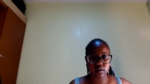 ELOWENA online show from July 4, 2026, 6:41 am