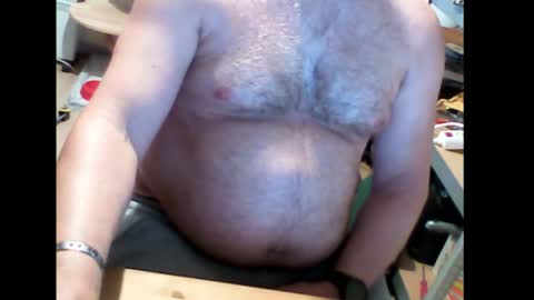 Snapshot of em_77_2 chatting on June 21, 2026, 1:35 pm Em online show from June 21, 2026, 1:35 pm