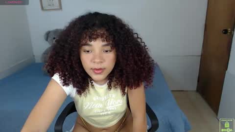 Snapshot of ema__miller chatting on February 5, 2026, 3:00 am ema__miller online show from February 5, 2026, 3:00 am