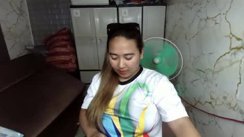 Emely online show from July 9, 2026, 10:41 am