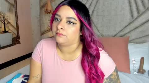 Emely online show from May 6, 2026, 4:41 am