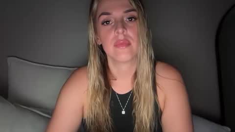 emilelovesyou online show from May 2, 2026, 9:42 pm