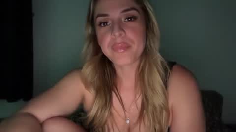 emilelovesyou online show from July 17, 2026, 3:46 am