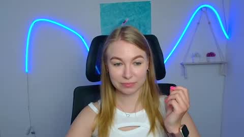 Emilia online show from July 13, 2026, 5:32 am