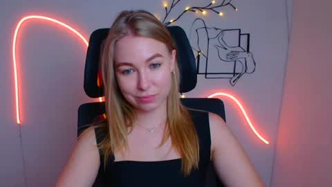 Emilia online show from July 19, 2026, 5:22 am