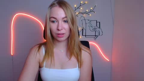 Emilia online show from July 22, 2026, 5:43 am