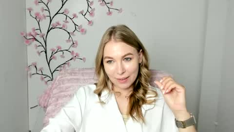 Emilia online show from July 25, 2026, 5:49 am