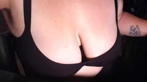 Snapshot of emiliefoxx chatting on July 29, 2026, 1:59 am emilie foxx online show from July 29, 2026, 1:59 am