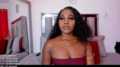Emilly Roa online show from August 3, 2026, 7:28 pm