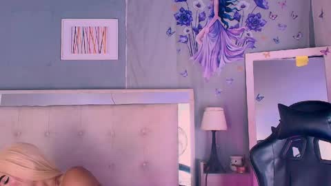 emily_castillo1_ online show from April 29, 2026, 5:55 am