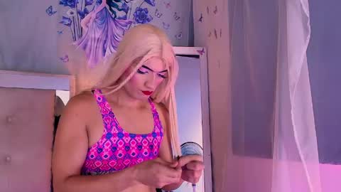 emily_castillo1_ online show from May 20, 2026, 4:51 am