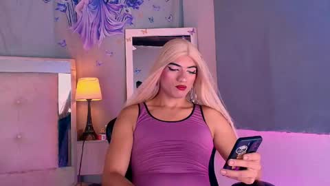 emily_castillo1_ online show from May 22, 2026, 6:53 am