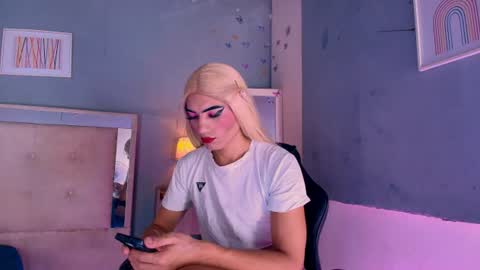 emily_castillo1_ online show from July 1, 2026, 4:58 am