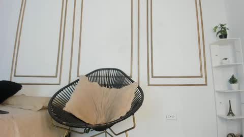 emily_gaviria1 online show from May 3, 2026, 12:00 pm