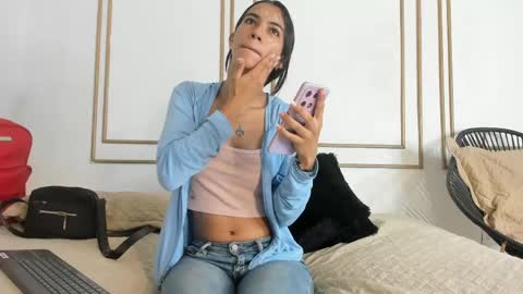 emily_gaviria1 online show from May 5, 2026, 12:13 pm