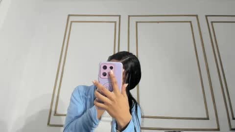 emily_gaviria1 online show from May 6, 2026, 12:32 pm