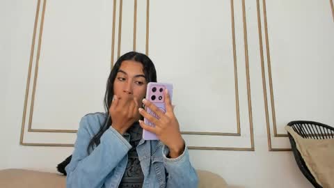 emily_gaviria1 online show from May 10, 2026, 12:10 pm