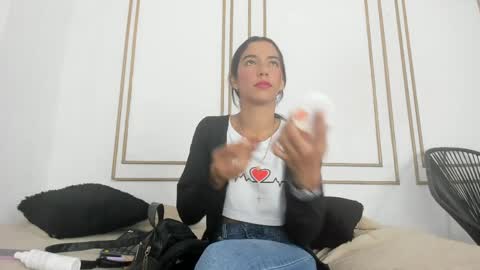 emily_gaviria1 online show from May 23, 2026, 12:09 pm