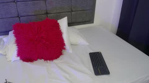 emily_milff online show from June 3, 2026, 11:46 am