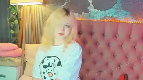 Snapshot of emilyangels chatting on August 5, 2026, 7:11 am Baby Emelli online show from August 5, 2026, 7:11 am