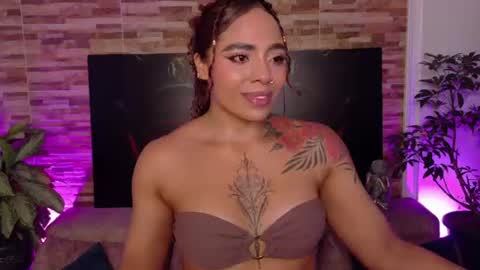 Snapshot of emilyfitness8 chatting on August 3, 2026, 11:52 pm emily online show from August 3, 2026, 11:52 pm