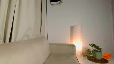 Snapshot of emma______1996 chatting on July 22, 2026, 7:22 am emma______1996 online show from July 22, 2026, 7:22 am