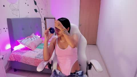 emma_rouxx online show from March 31, 2026, 7:14 pm
