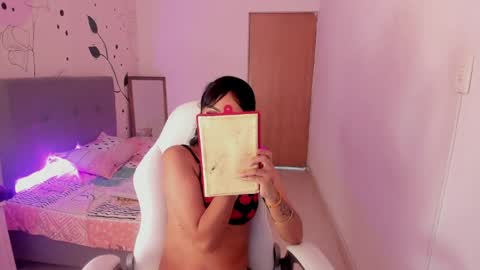 emma_rouxx online show from April 7, 2026, 6:19 pm
