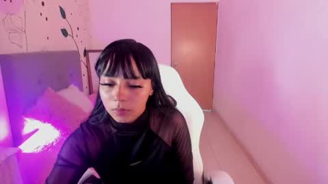 emma_rouxx online show from April 11, 2026, 7:07 pm