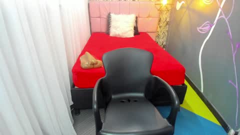 Emma Evans online show from December 26, 2024, 2:59 pm