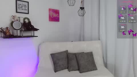 Snapshot of emmi_cam chatting on July 6, 2026, 1:08 pm Emmi Cam online show from July 6, 2026, 1:08 pm