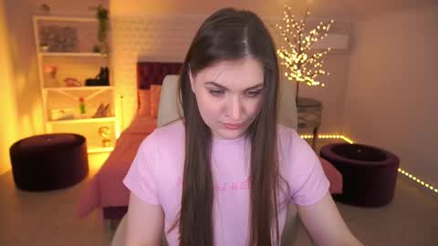 Snapshot of emmycharm chatting on April 21, 2026, 5:58 am E M M Y online show from April 21, 2026, 5:58 am