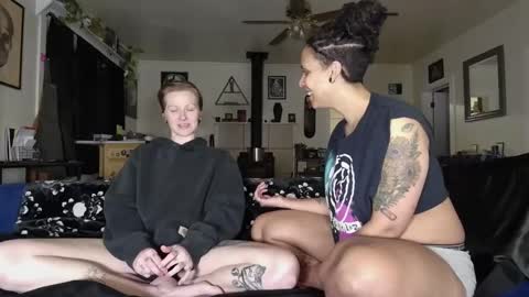 Snapshot of enby_dykes chatting on January 9, 2025, 4:08 am Cedar redhead and River brunette online show from January 9, 2025, 4:08 am