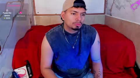 Snapshot of enrique_villa23 chatting on October 18, 2025, 12:28 pm enrique online show from October 18, 2025, 12:28 pm