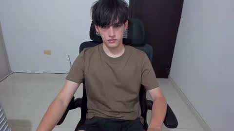 Snapshot of eren_tatakae chatting on June 15, 2026, 3:09 am eren_tatakae online show from June 15, 2026, 3:09 am