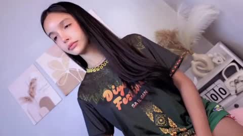 Elisa online show from July 15, 2026, 2:17 am