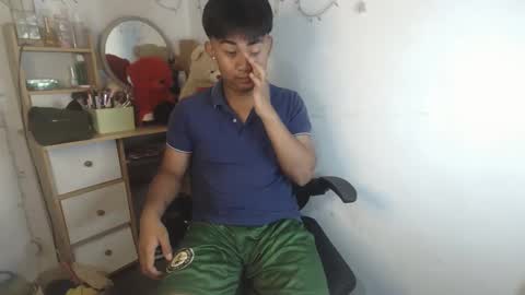 erick_cummer30 online show from April 14, 2026, 10:38 pm