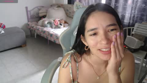 erina_1 online show from April 25, 2026, 5:43 pm