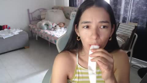erina_1 online show from May 6, 2026, 6:02 pm