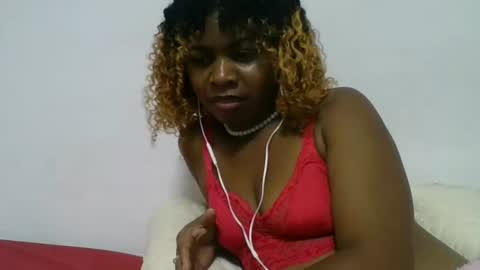 erolineeee online show from September 17, 2025, 11:28 pm