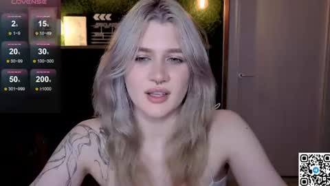 Snapshot of eshleeeygreen chatting on June 24, 2026, 7:46 pm EshleGreen online show from June 24, 2026, 7:46 pm