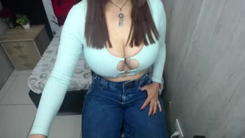 esmeralda black online show from May 19, 2026, 3:24 am