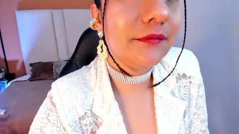 Snapshot of esmeralda_rose__ chatting on June 27, 2026, 6:29 am esmeralda_rose__ online show from June 27, 2026, 6:29 am