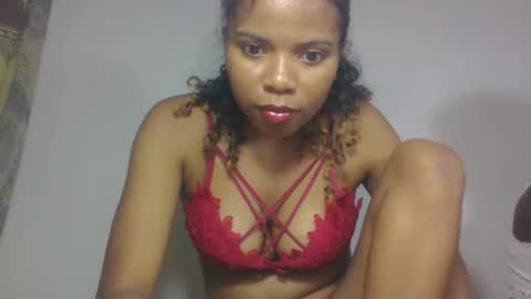 esmeraldae online show from October 26, 2025, 5:41 pm
